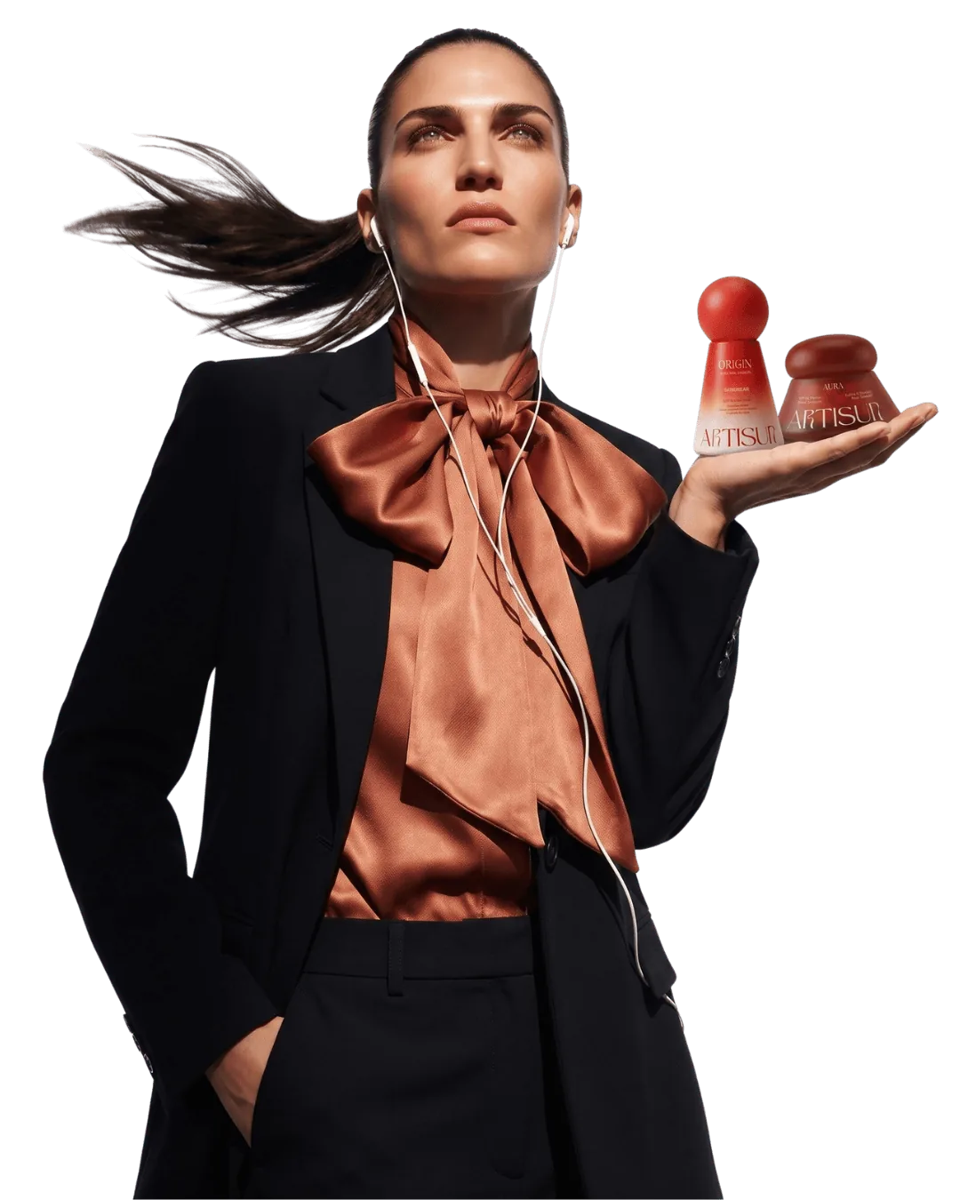 Model wearing Artisun